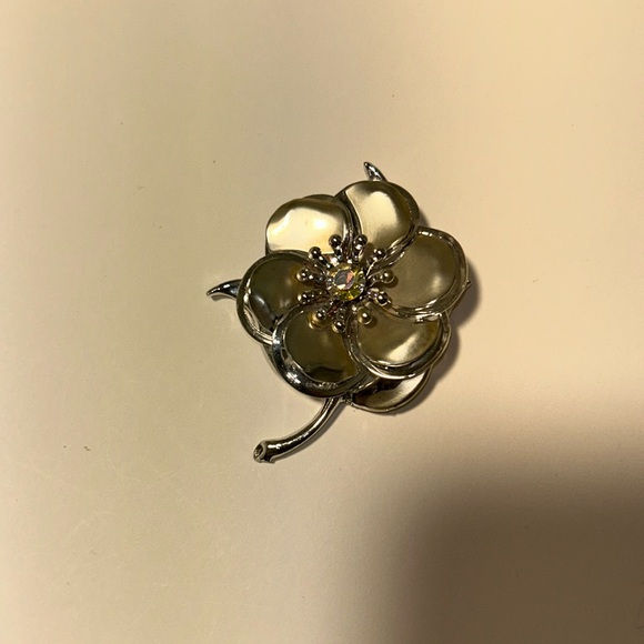 Silver Matte and Glossy Flower Brooch with a Aurora borealis Crystal - Picture 5 of 13